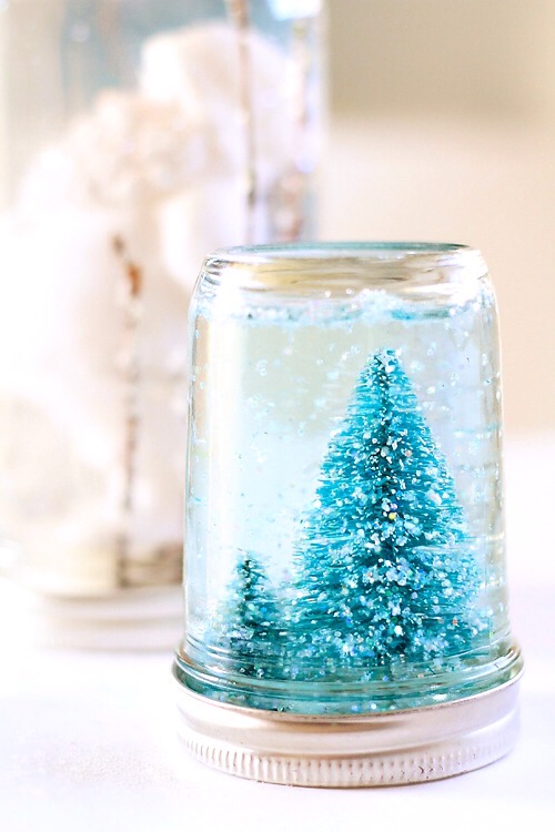 Mason Jar Snow Globe Trusper