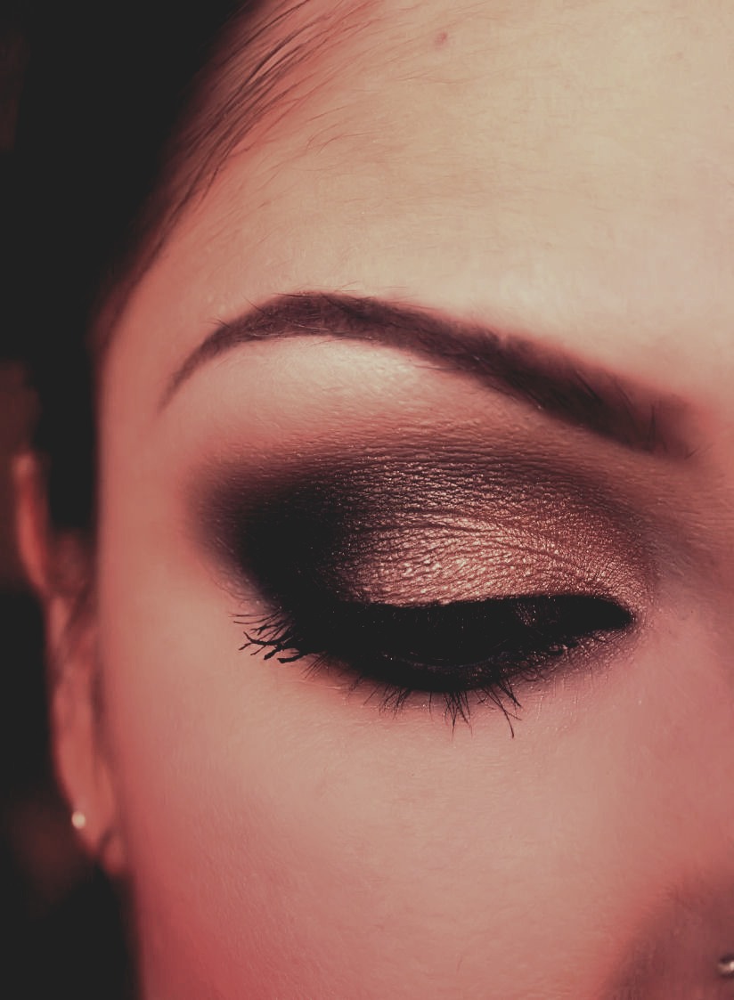 How To Apply On Nude/Bronze Eyeshadow For Brown Eyes Trusper