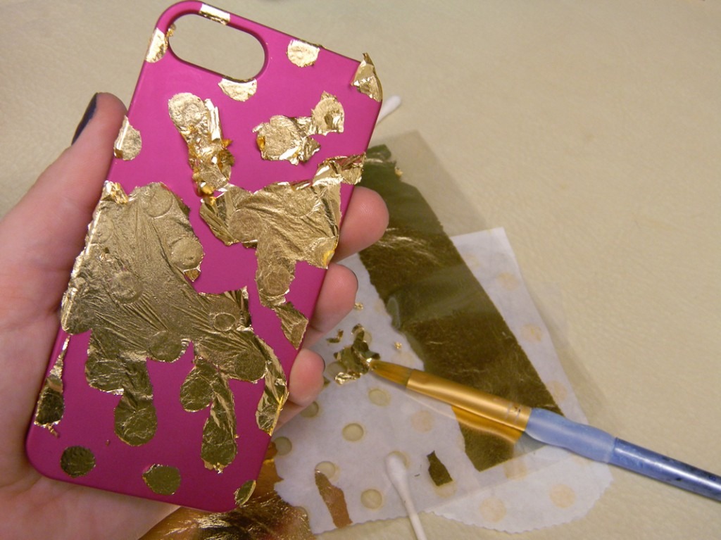 Use Nail polish To Decorate Your Phone Case! Trusper