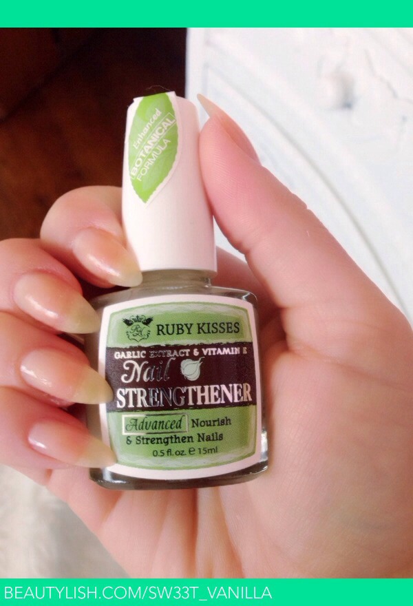 Make Nails Stronger And Grow Faster By Rubbing Garlic Or Garlic Nail