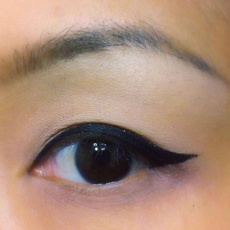 the difference between cat eyes and winged eyeliner the difference between cat eyes and winged eyeliner