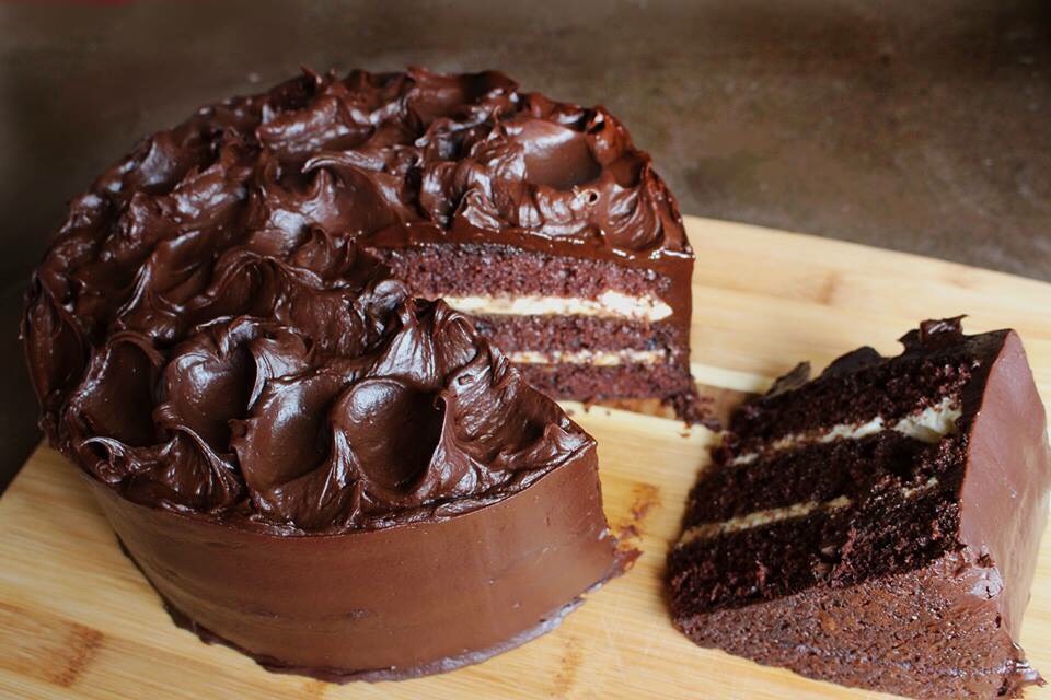 Moist Triple Chocolate Fudge Cake. Yummmm!😍 Trusper