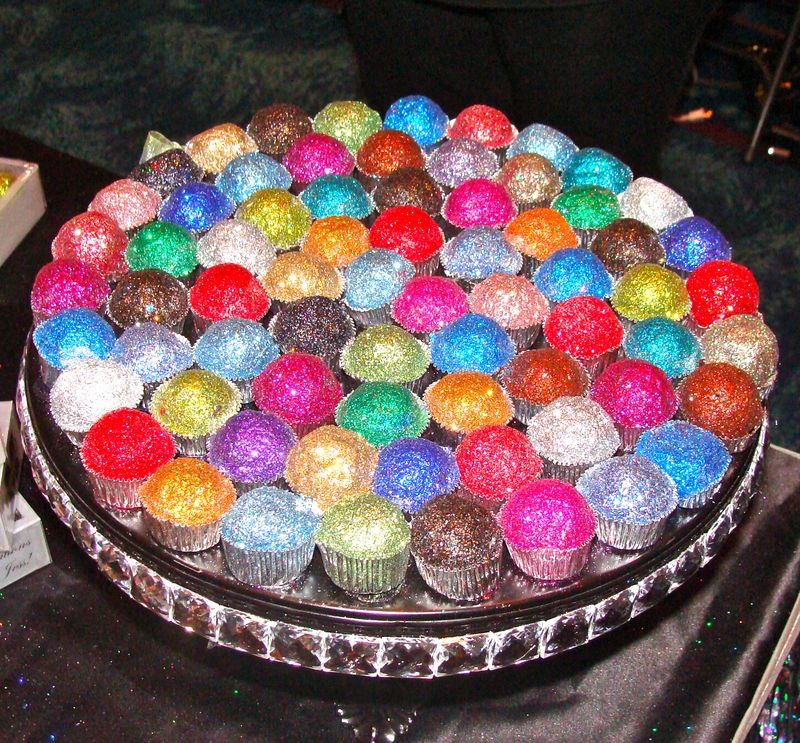 🍰🍪DIY EDIBLE GLITTER! Fun Sparkle For Cookies And Cakes! 🍰🍪 Trusper