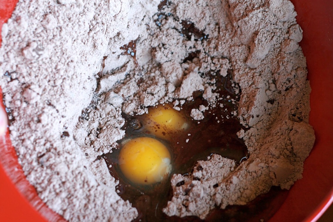 Make a Boxed Cake Mix Taste Like It's From a Bakery! Trusper