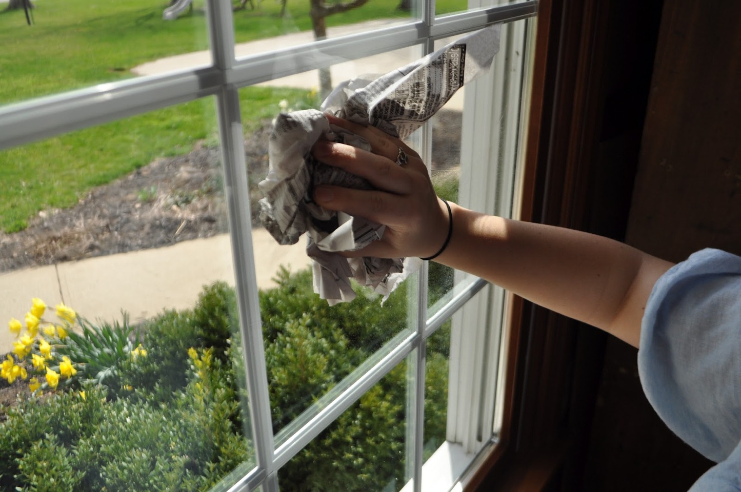 When Cleaning Glass, Use Newspaper Instead Of A Paper Towel It Will Be
