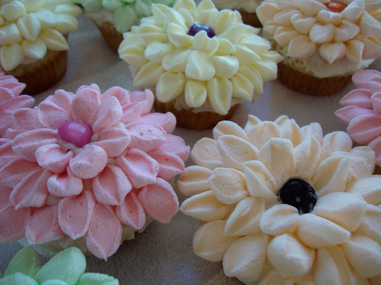 Marshmallow Flower Cupcakes Trusper