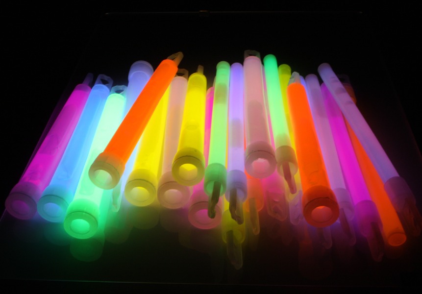 Quick And Fun Things To Do With A Glow Stick!! Trusper