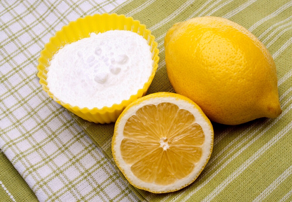 How To Make Your Teeth Whiter With Baking Soda And Lemons/Limes! Trusper