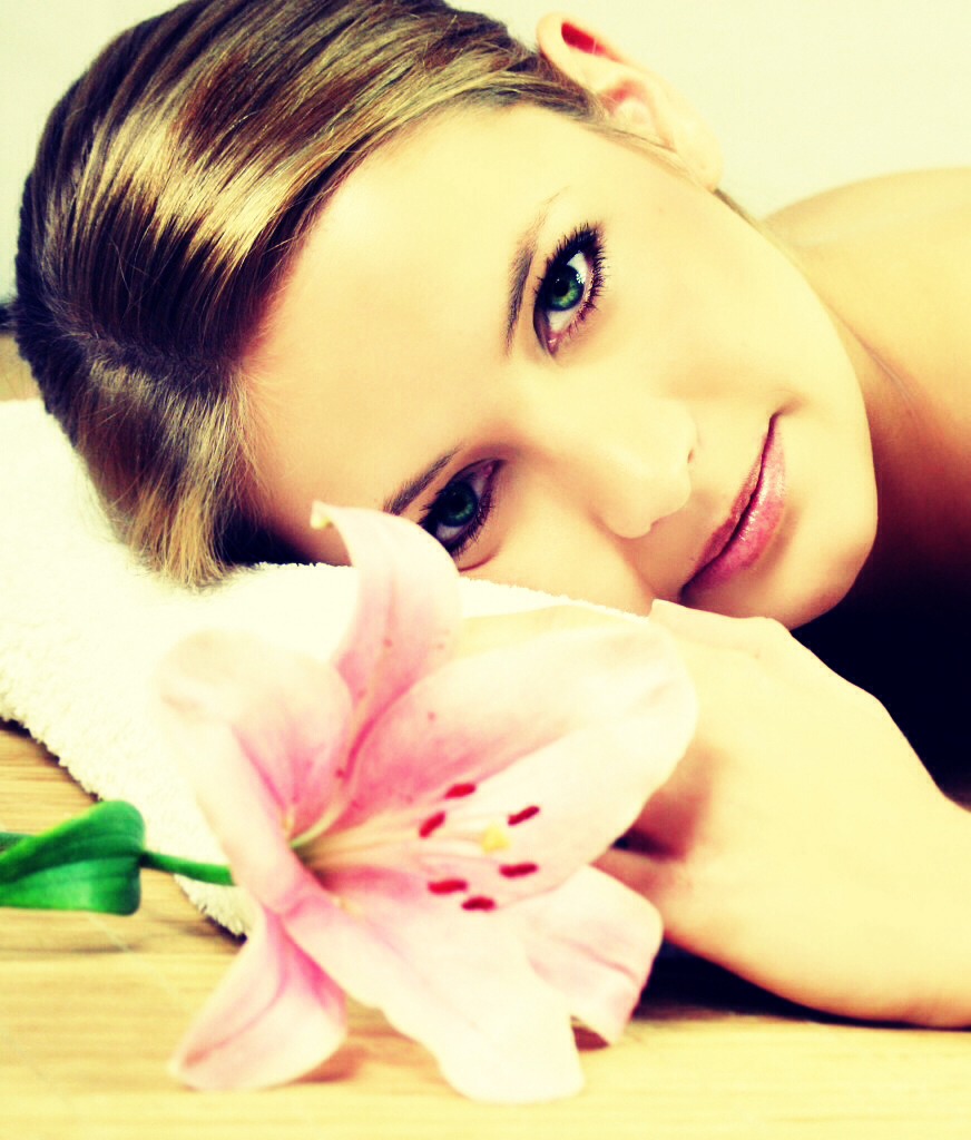 Watch How to lighten dark and uneven skin tone naturally video Watch How to lighten dark and uneven skin tone naturally video