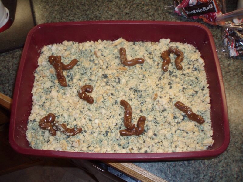 Kitty Litter Cake With Strawberries Kitty Litter Cake With Strawberries
