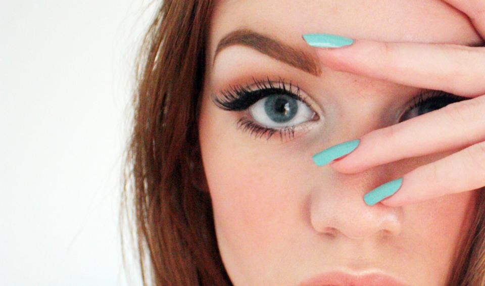 How to make small eyes look bigger trusper